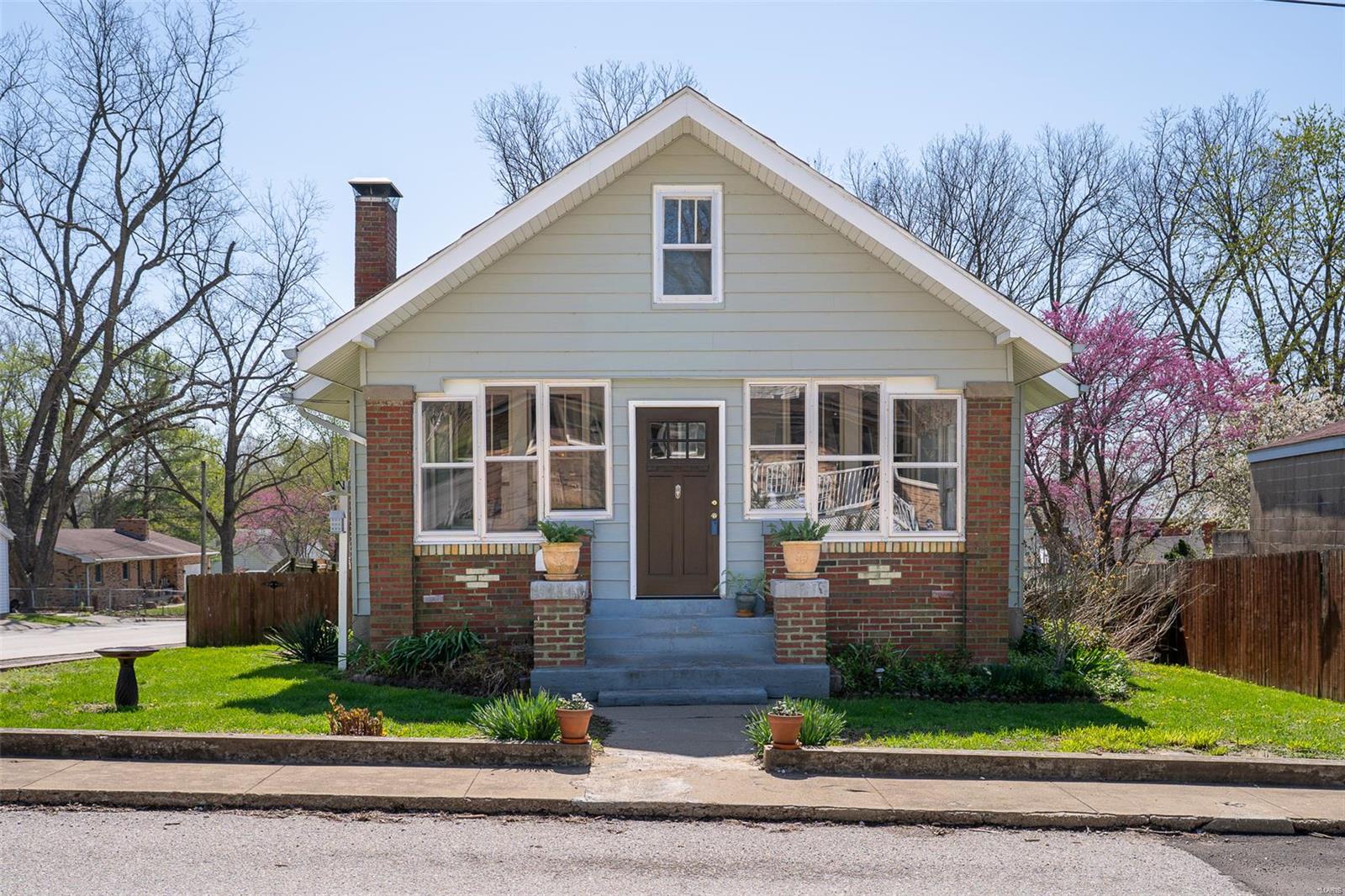 252 Roberts Street Property Photo