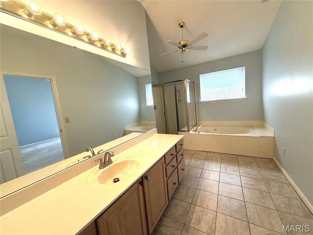 111 Chesterfield Bluffs Drive Property Photo 17