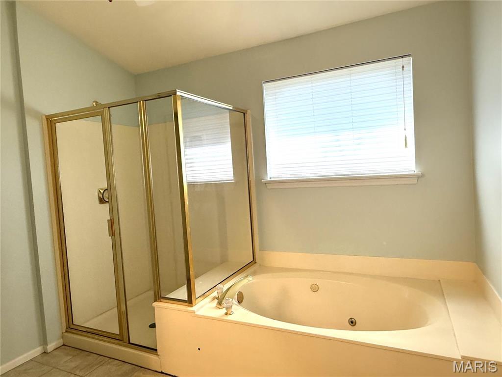 111 Chesterfield Bluffs Drive Property Photo 18