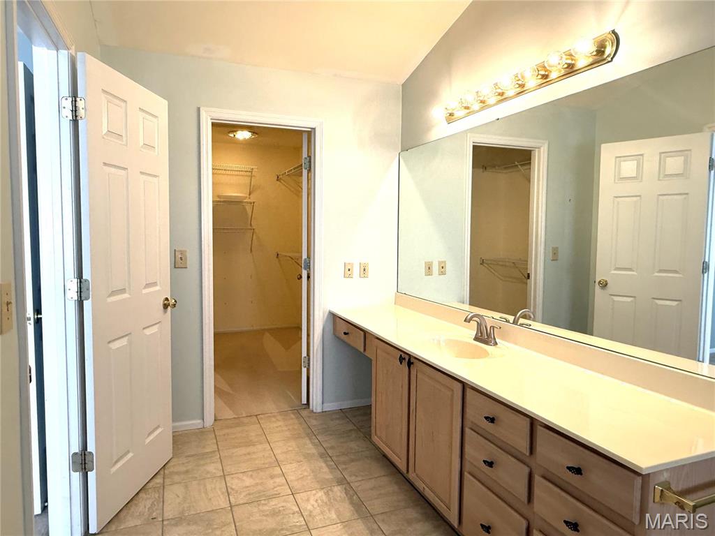 111 Chesterfield Bluffs Drive Property Photo 20