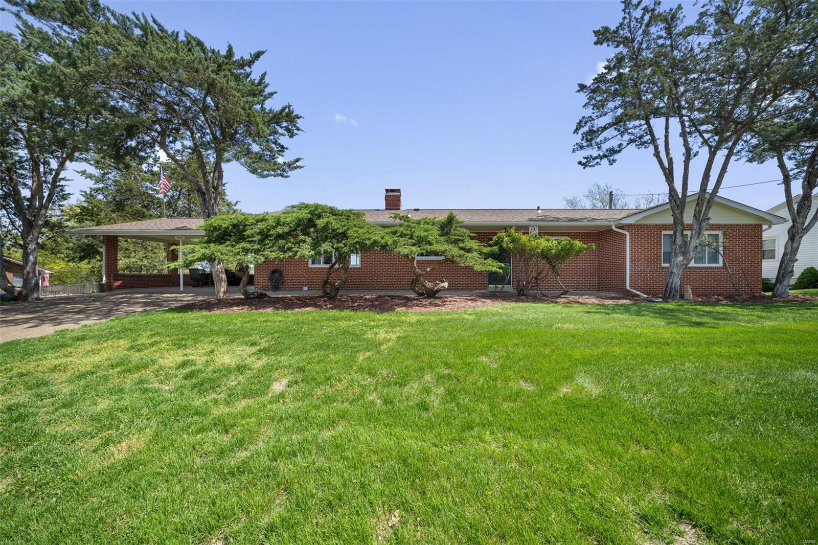 1045 Stone Hill Hwy Property Photo