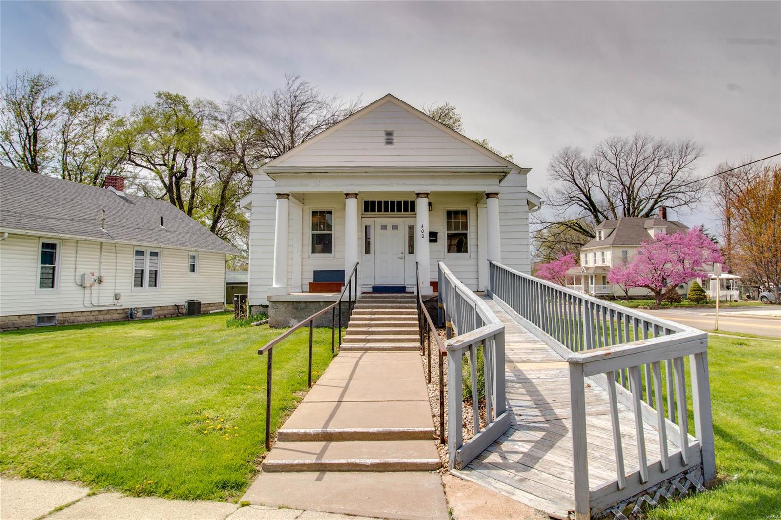 400 S Washington Street Property Photo