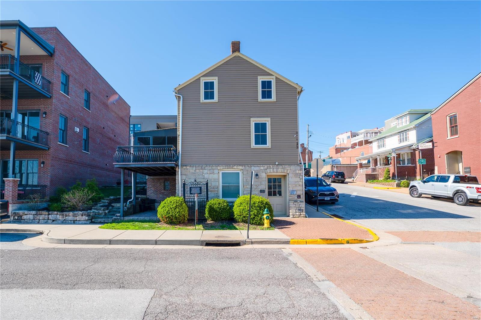 4 Lafayette Street Property Photo