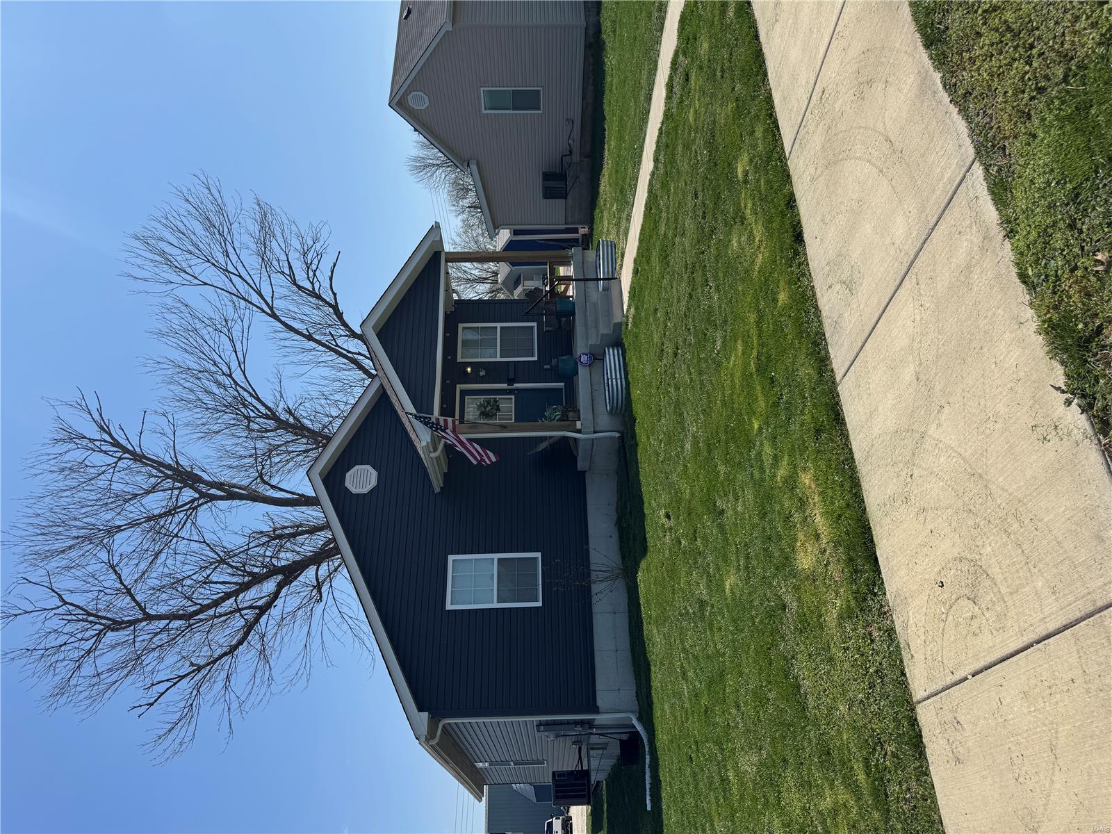 102 S Columbus Street Property Photo 2