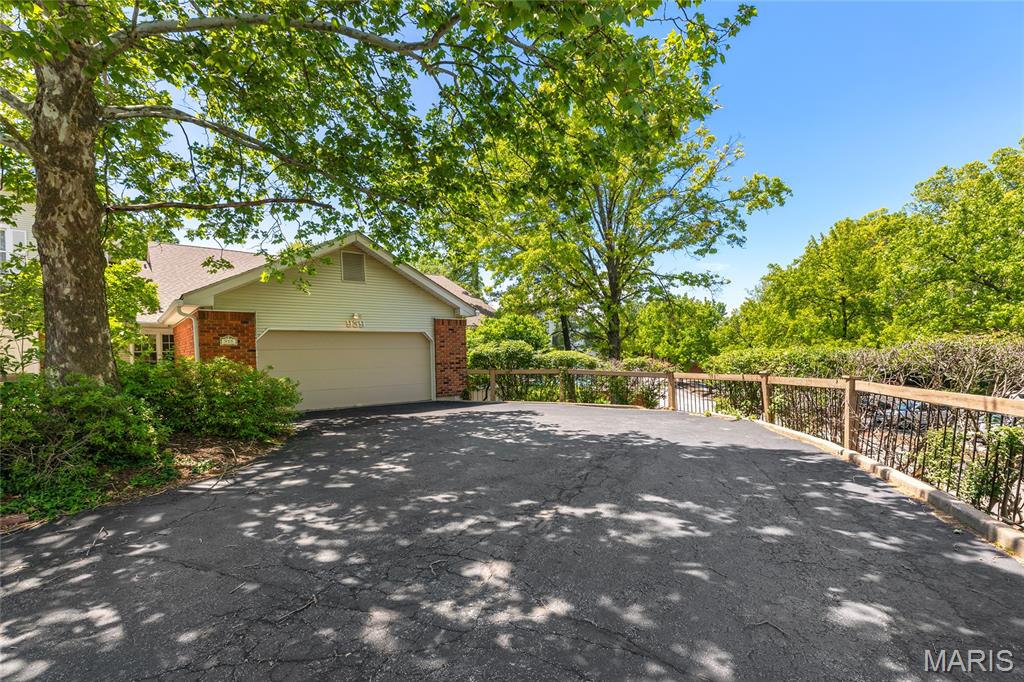959 N Spoede Road Property Photo 1