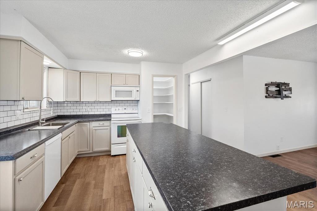 807 Estate Drive Property Photo 11