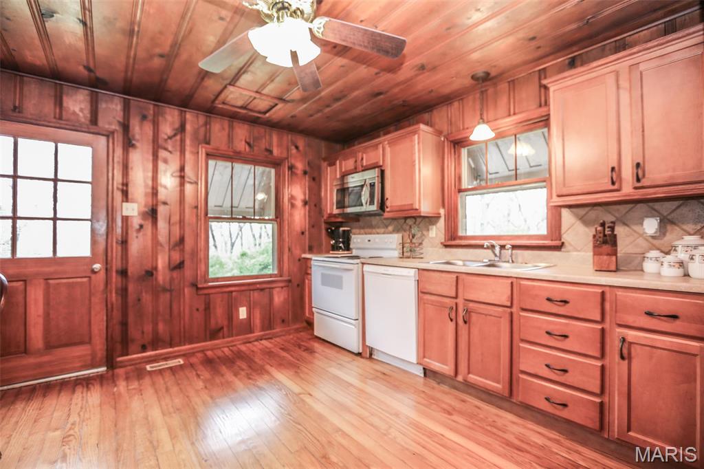 1350 Hillsboro Road Property Photo 14