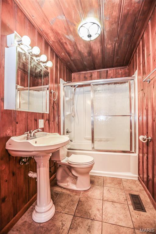 1350 Hillsboro Road Property Photo 17