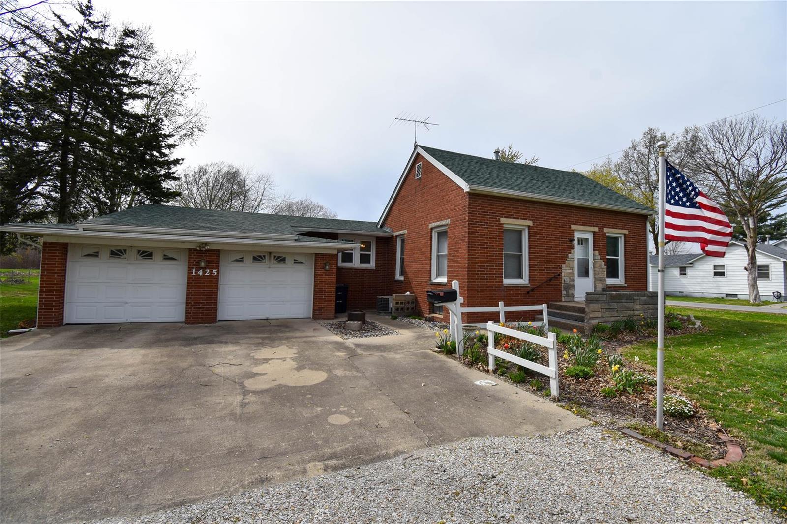 1425 N Jefferson Street Property Photo