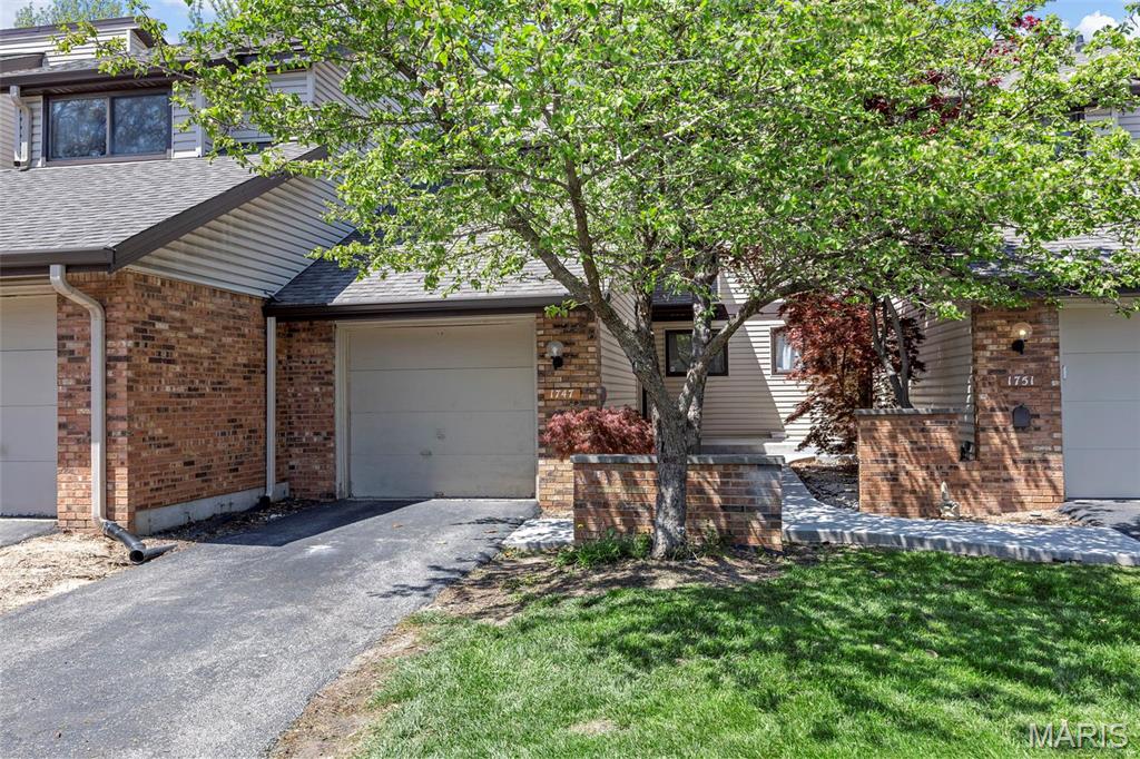1747 Russet Valley Drive Property Photo 1