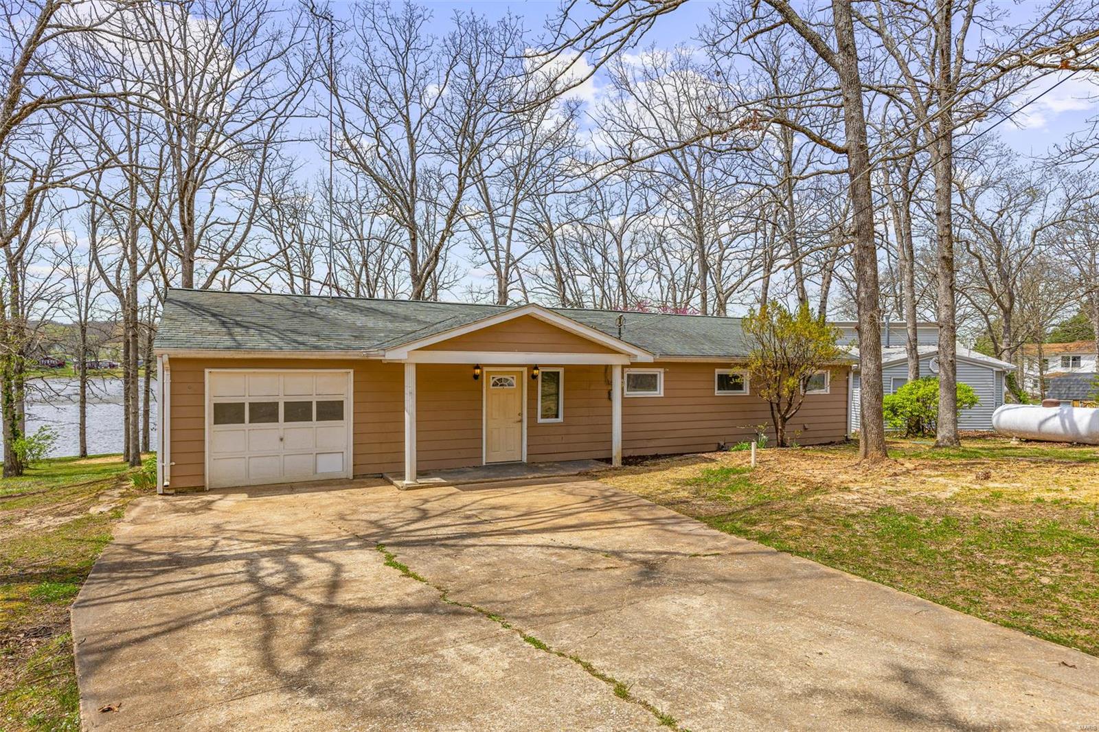 3834 Thelma Drive Property Photo