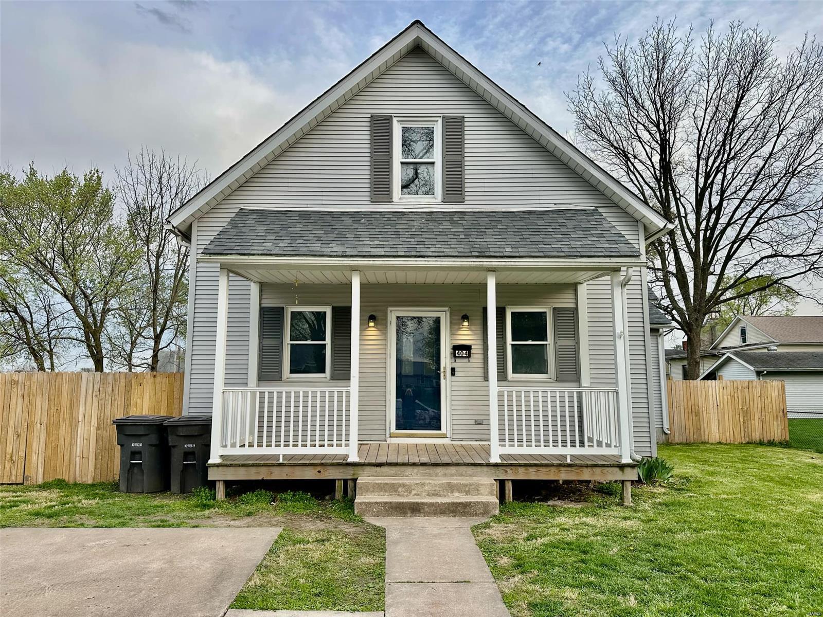 404 E Prairie Street Property Photo