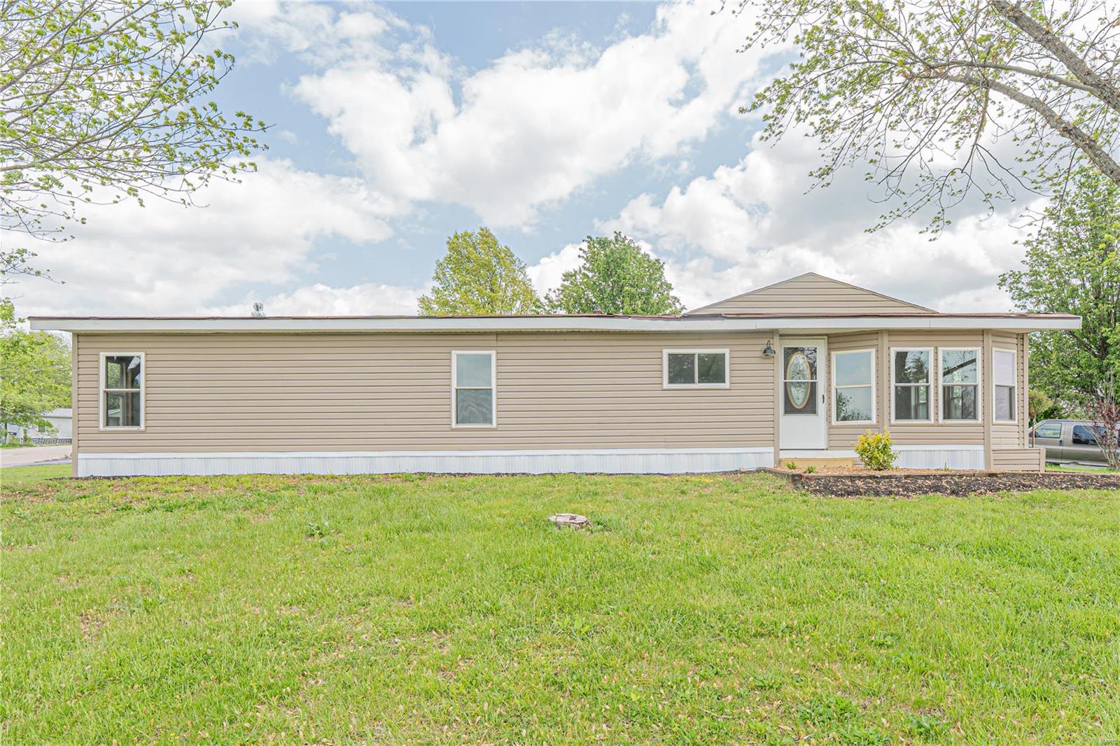 325 Valleyview Drive Property Photo