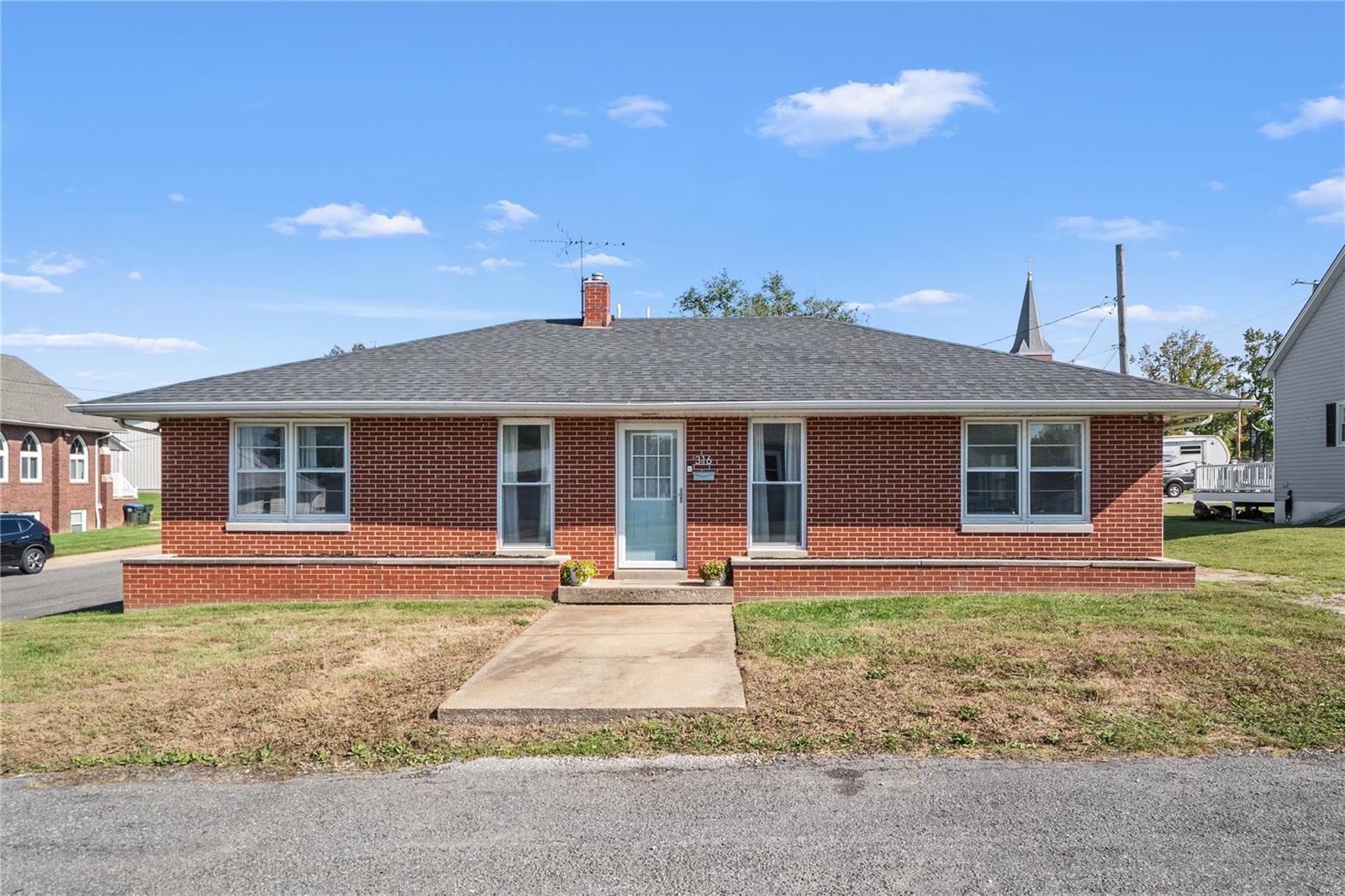 316 S Rapp Avenue Property Photo