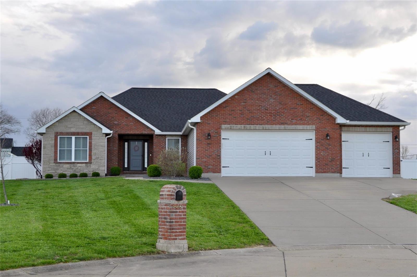 869 Destiny Drive Property Photo