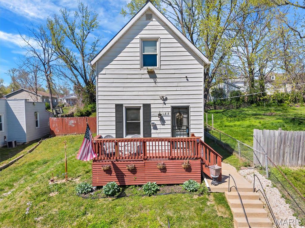 135 E Holden Avenue Property Photo 1