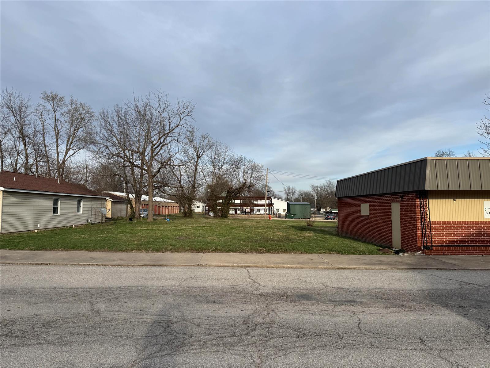 111 Alvarado Avenue Property Photo