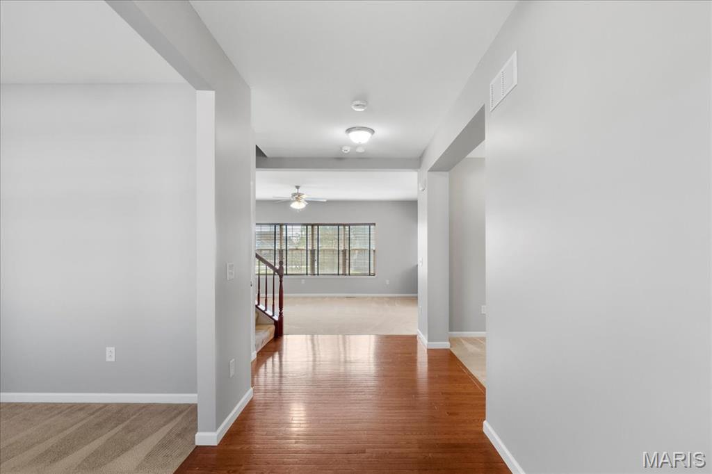 2601 Crimson View Drive Property Photo 4