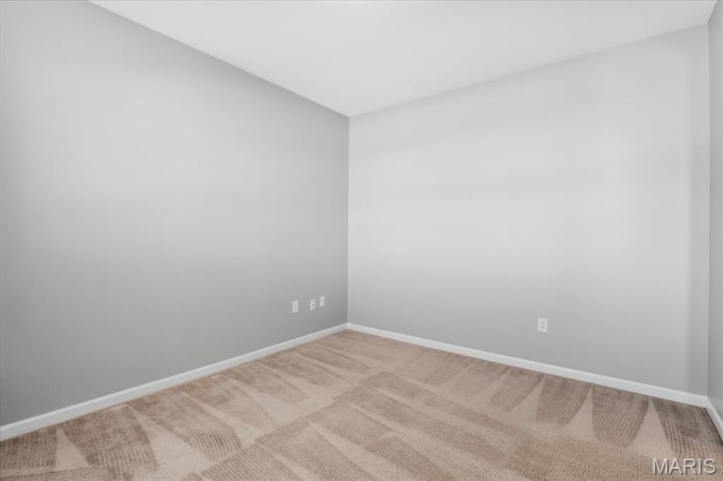 2601 Crimson View Drive Property Photo 6