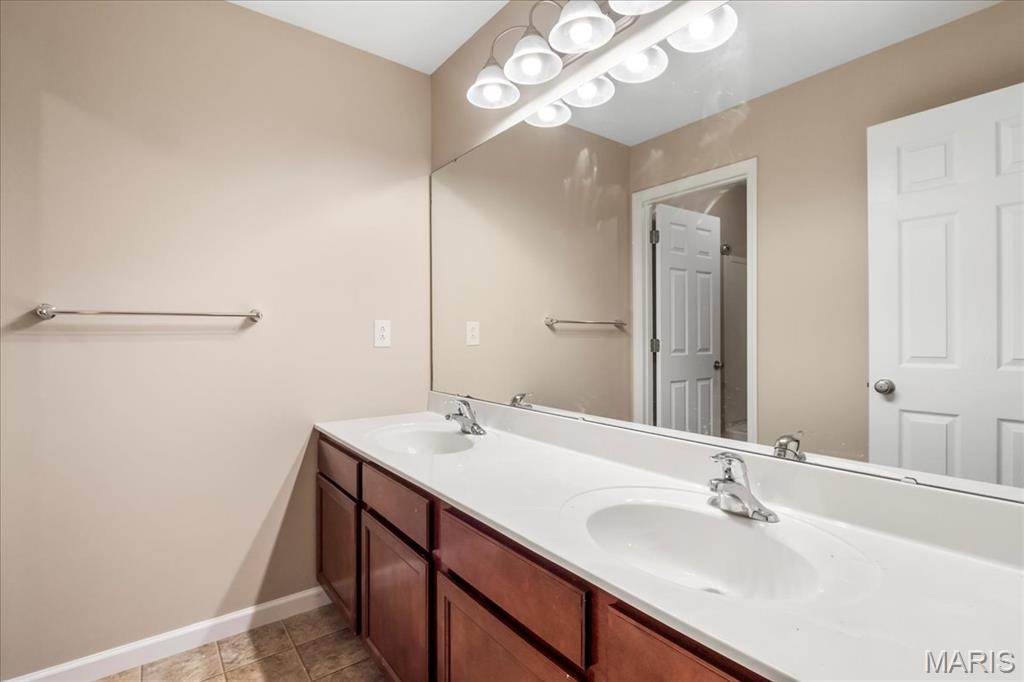 2601 Crimson View Drive Property Photo 33