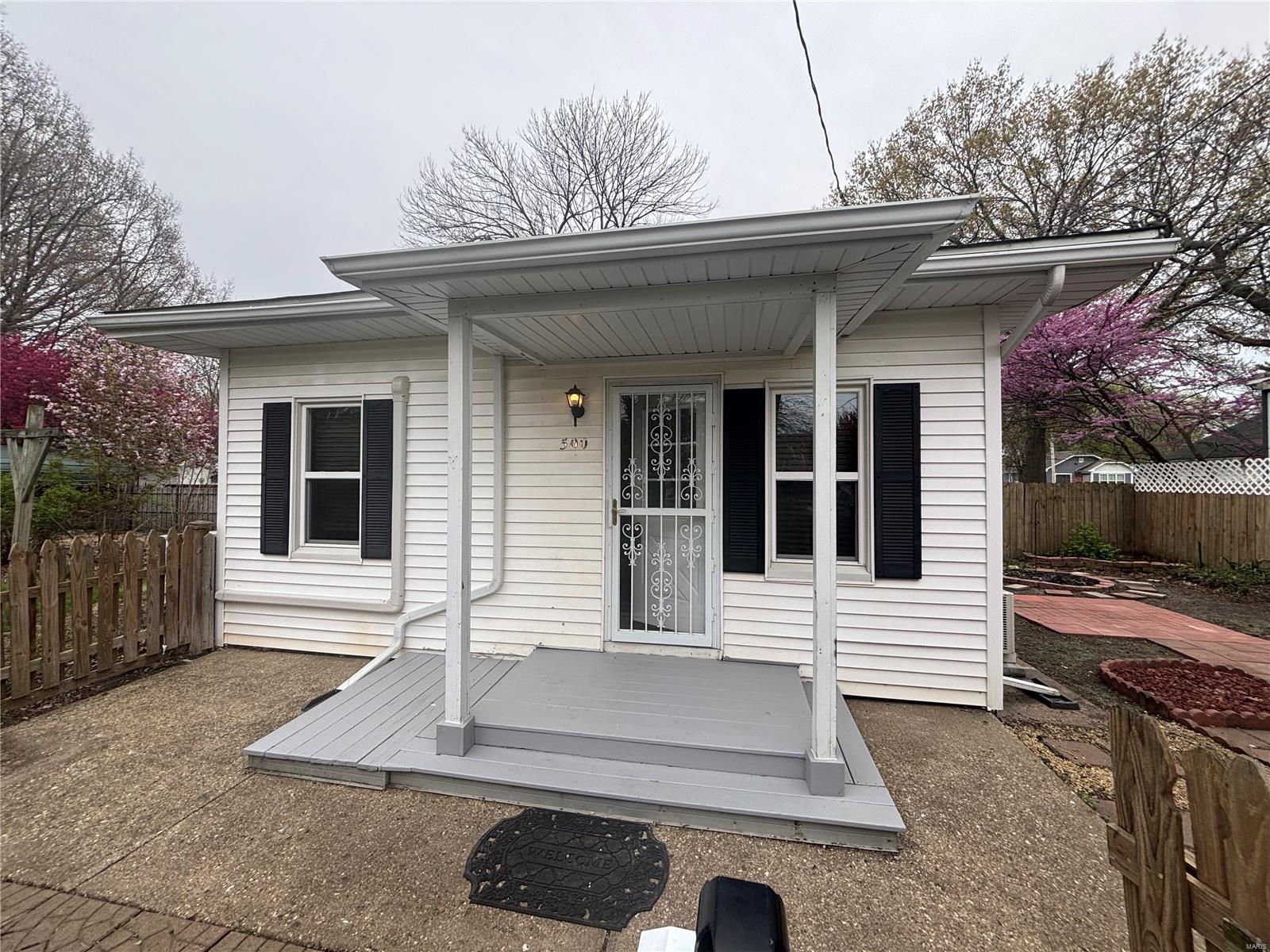 500 W Exchange Street Property Photo