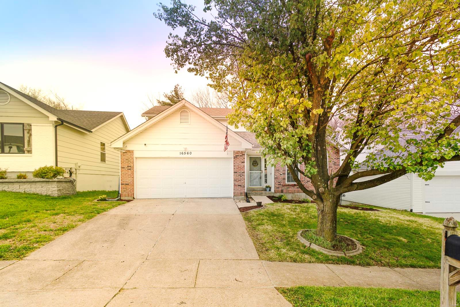 16560 Hunters Crossing Drive Property Photo 1