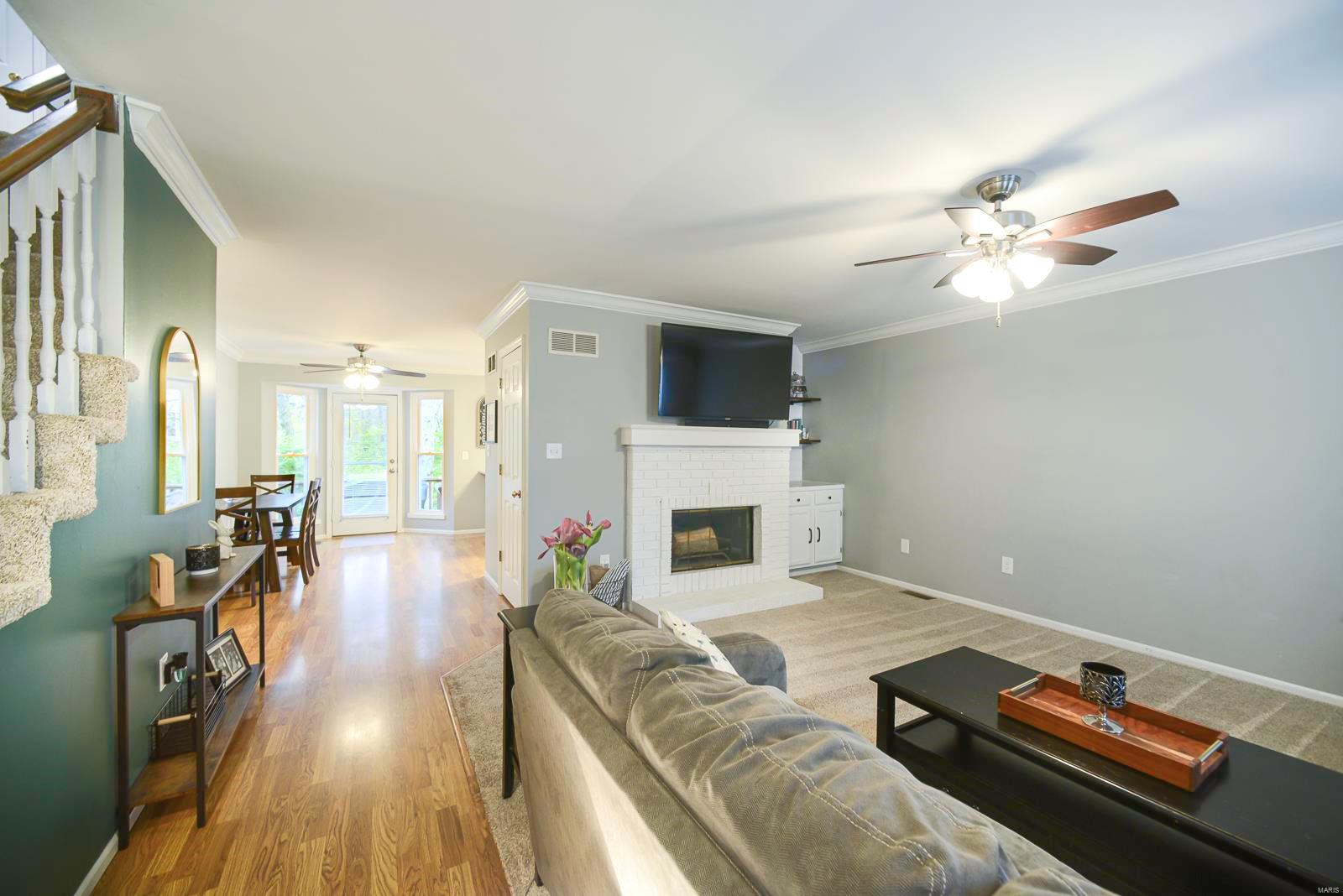 16560 Hunters Crossing Drive Property Photo 4
