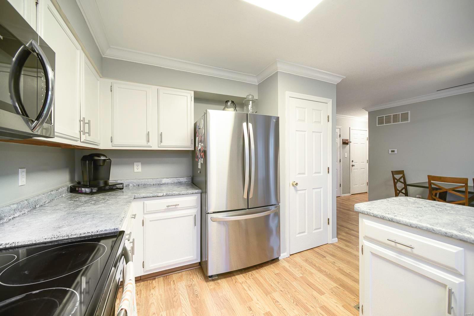 16560 Hunters Crossing Drive Property Photo 12