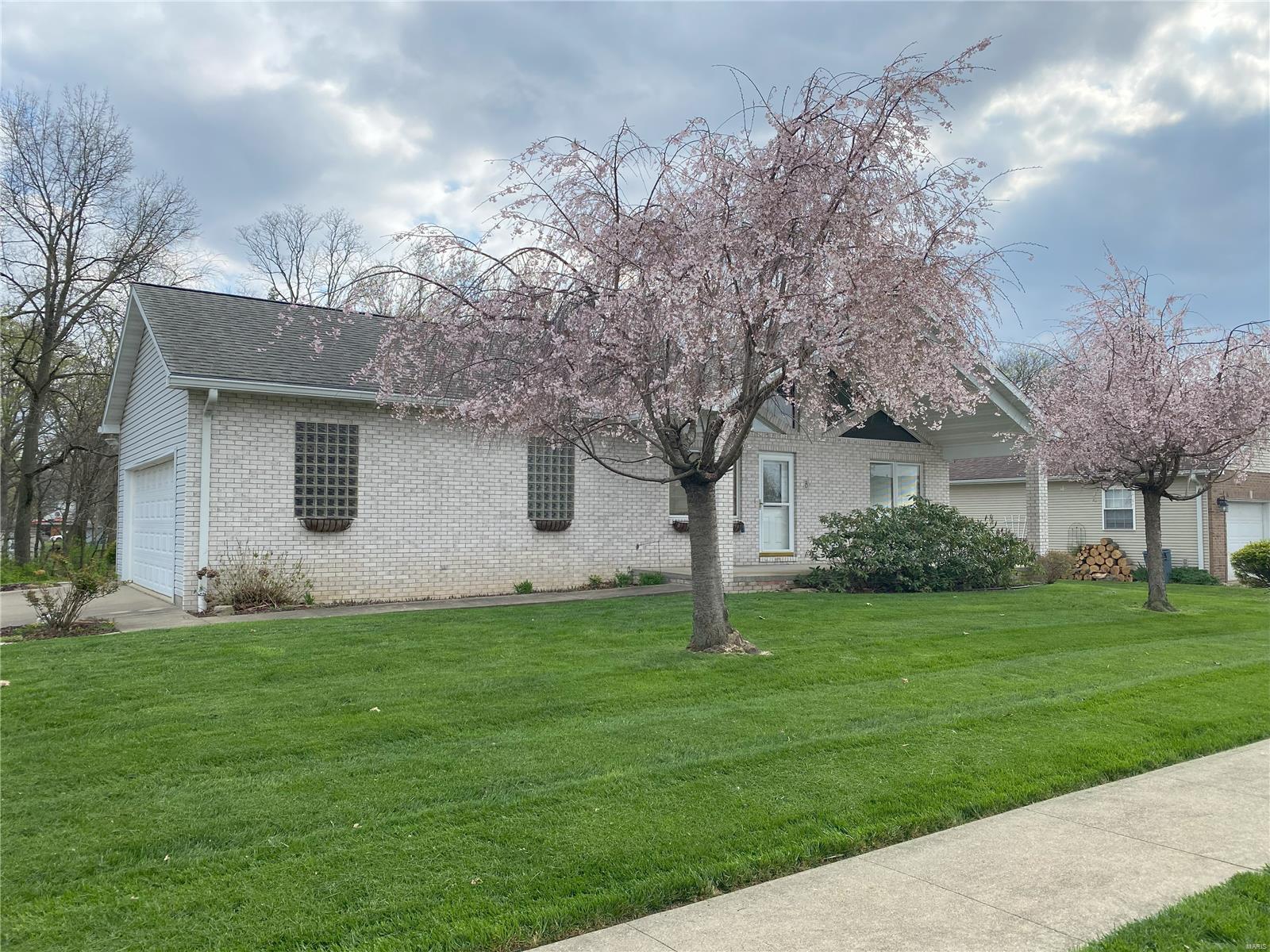 8 Creekside Drive Property Photo