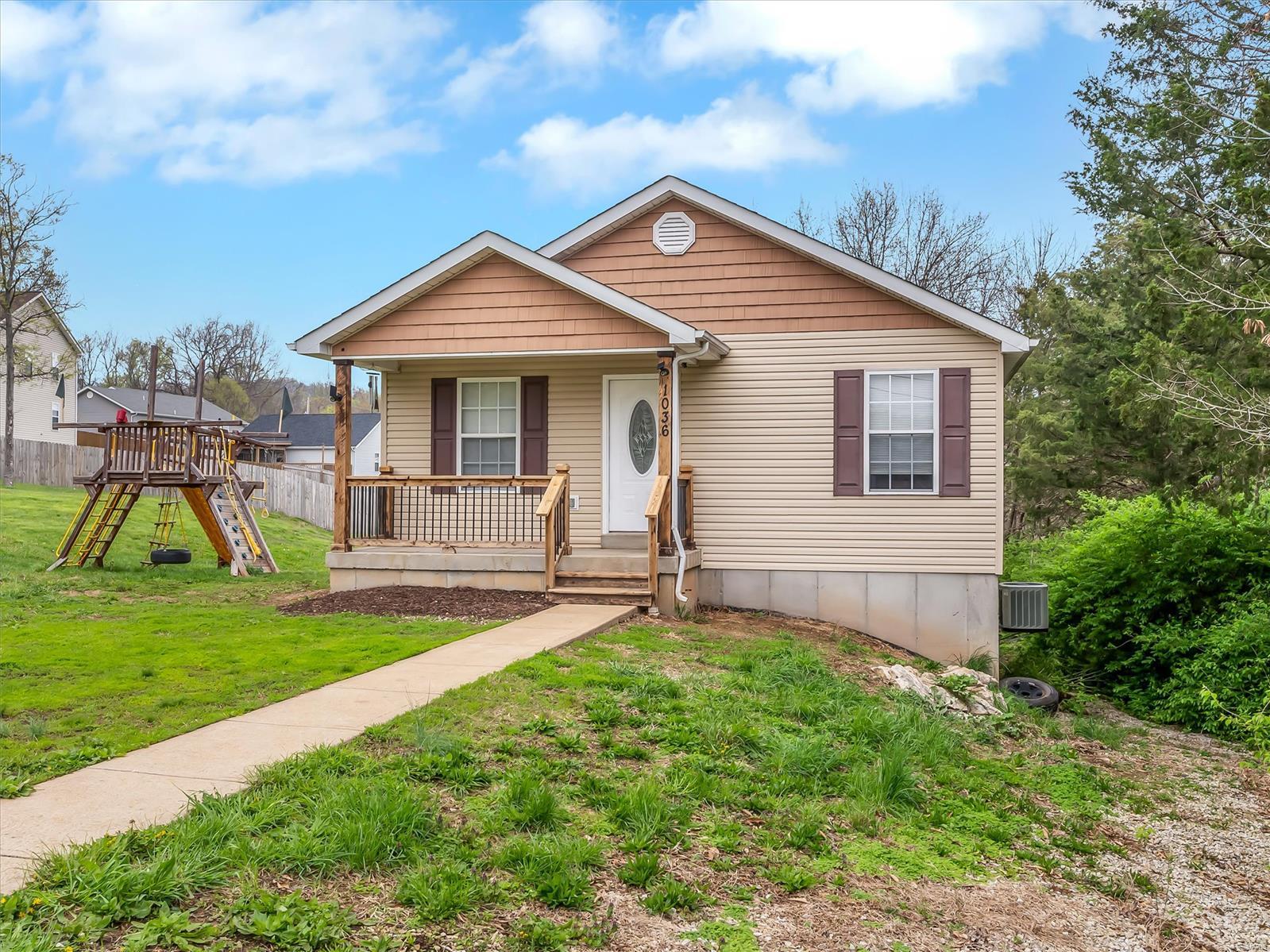 1036 Center Street Property Photo 2