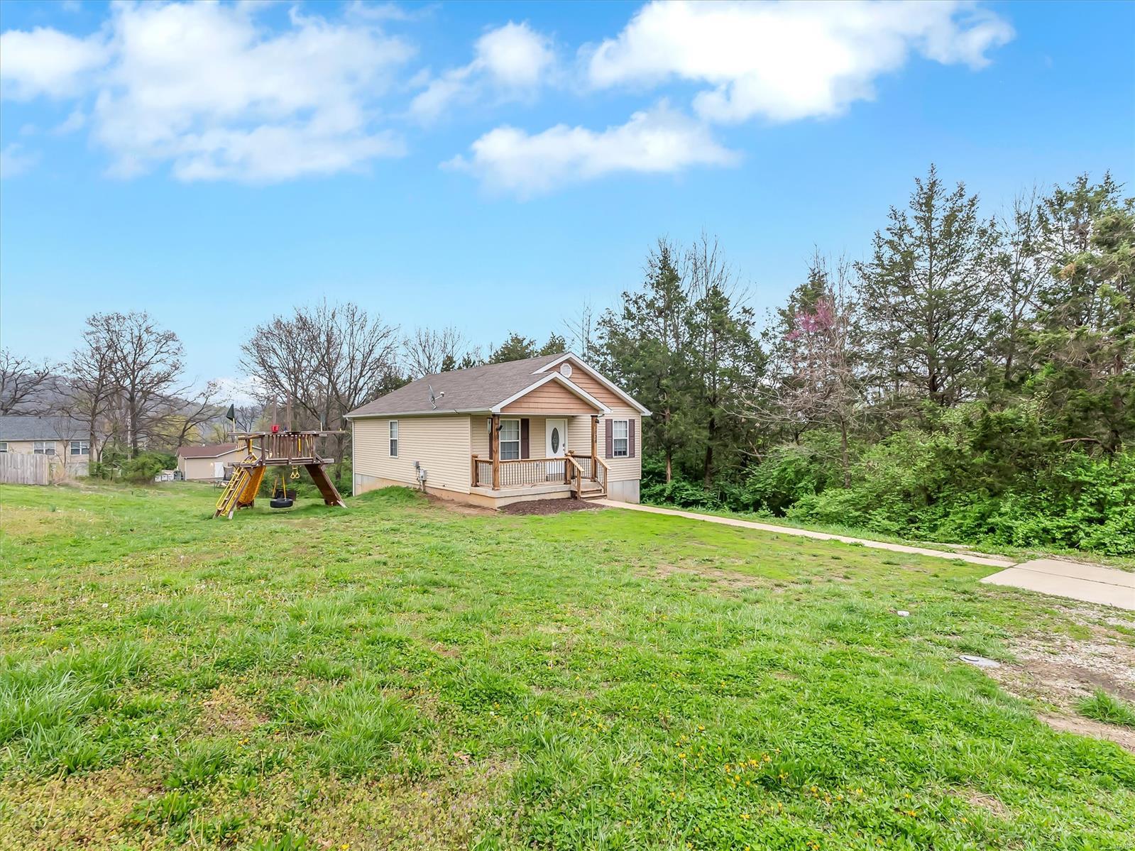 1036 Center Street Property Photo 6