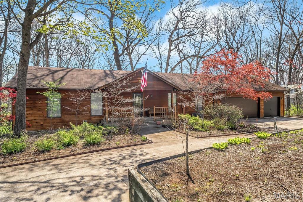 14 Fox Valley Drive Property Photo 1