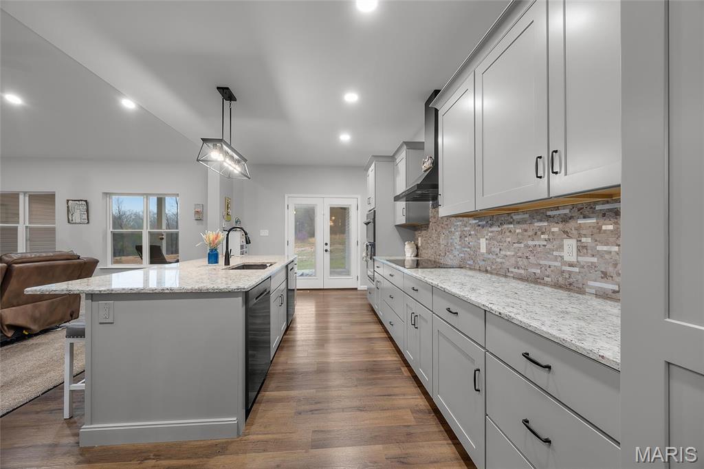 13160 Mammoth Road Property Photo 1