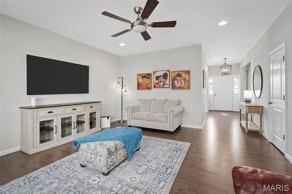 109 Champions Lane Property Photo 6