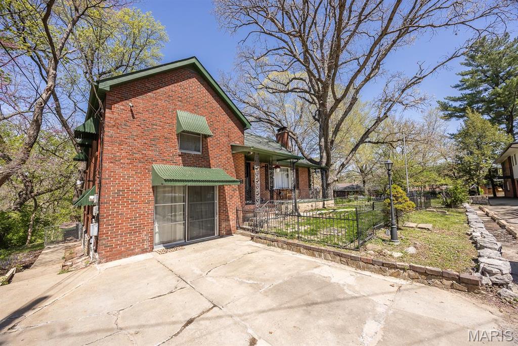 10 Hill Drive Property Photo 2