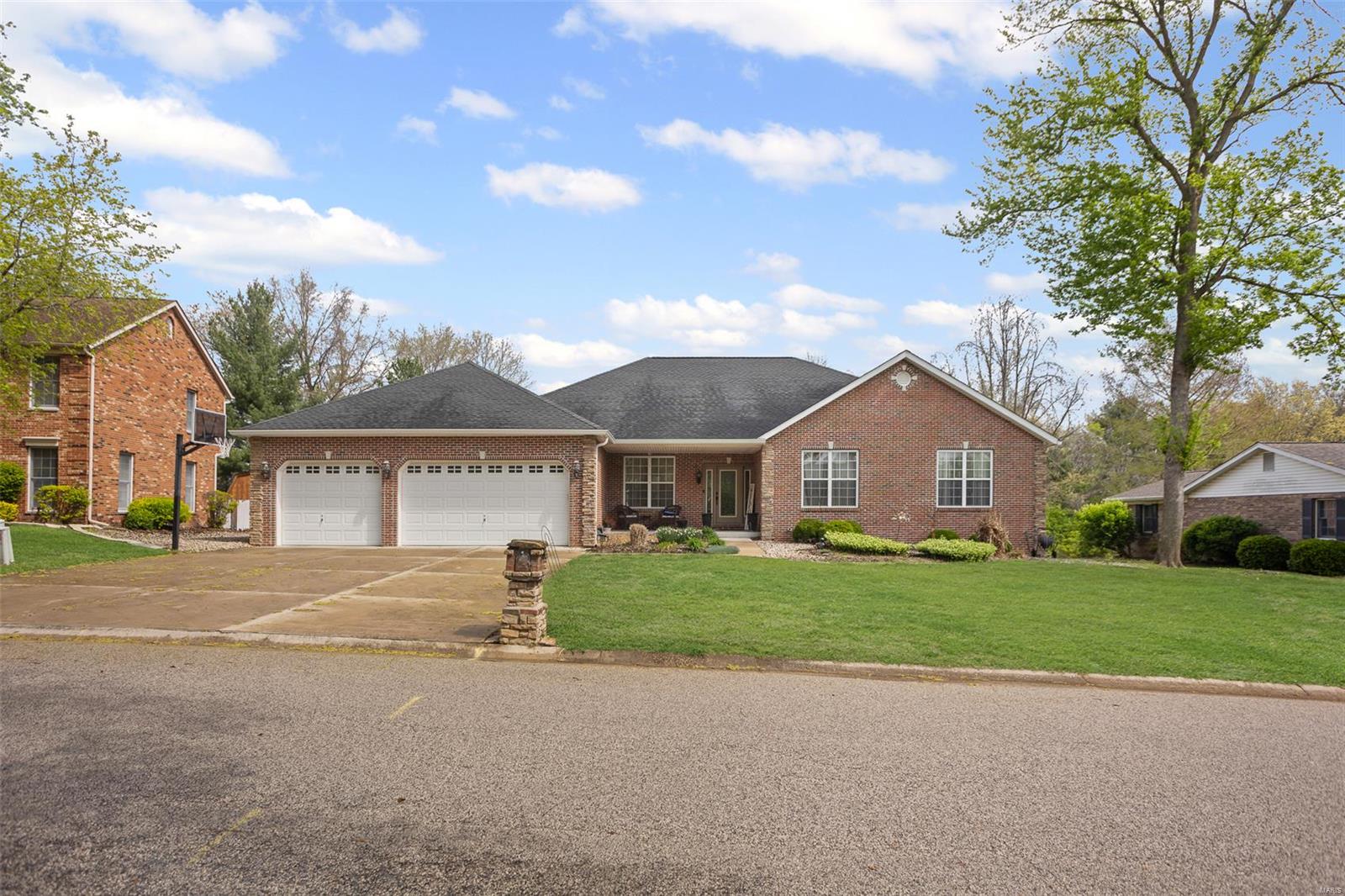 305 Sundew Drive Property Photo