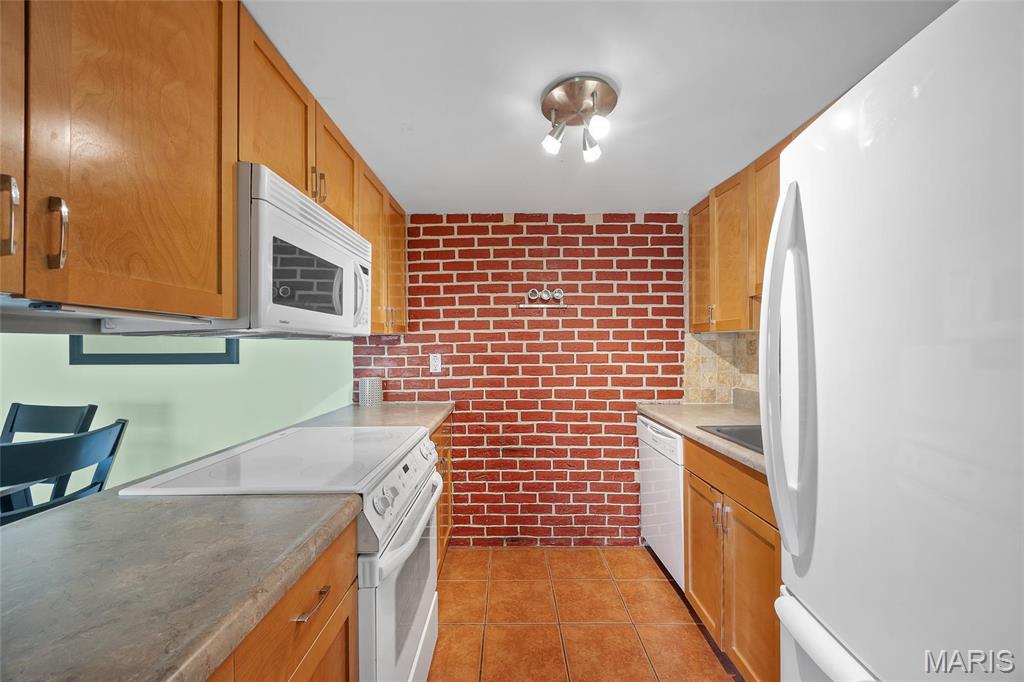 1051 Mersey Bend Drive F Property Photo 9