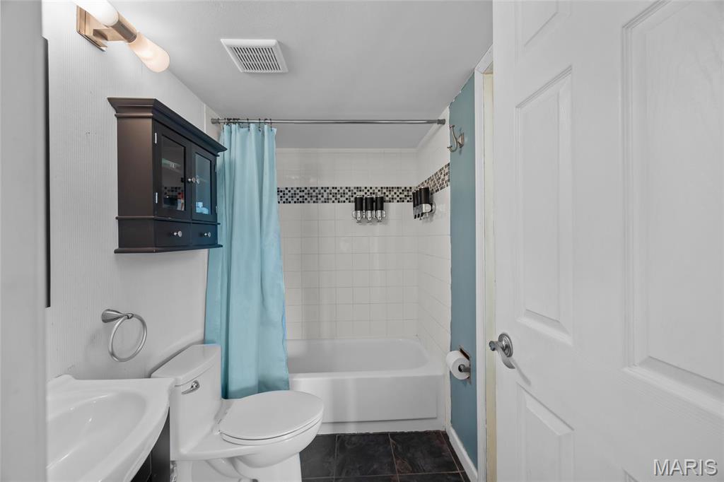 1051 Mersey Bend Drive F Property Photo 16