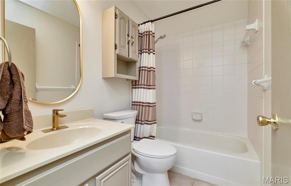 331 Forest Grove Court Property Photo 12