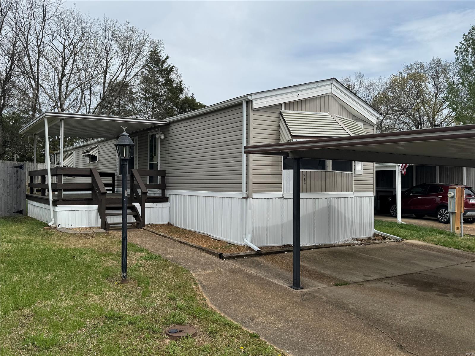 759 Fieldcrest Drive Property Photo