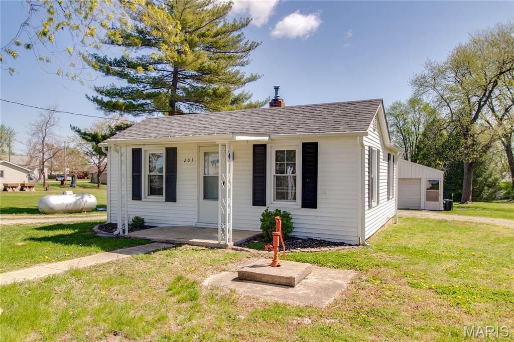 201 S Public Road Property Photo 1