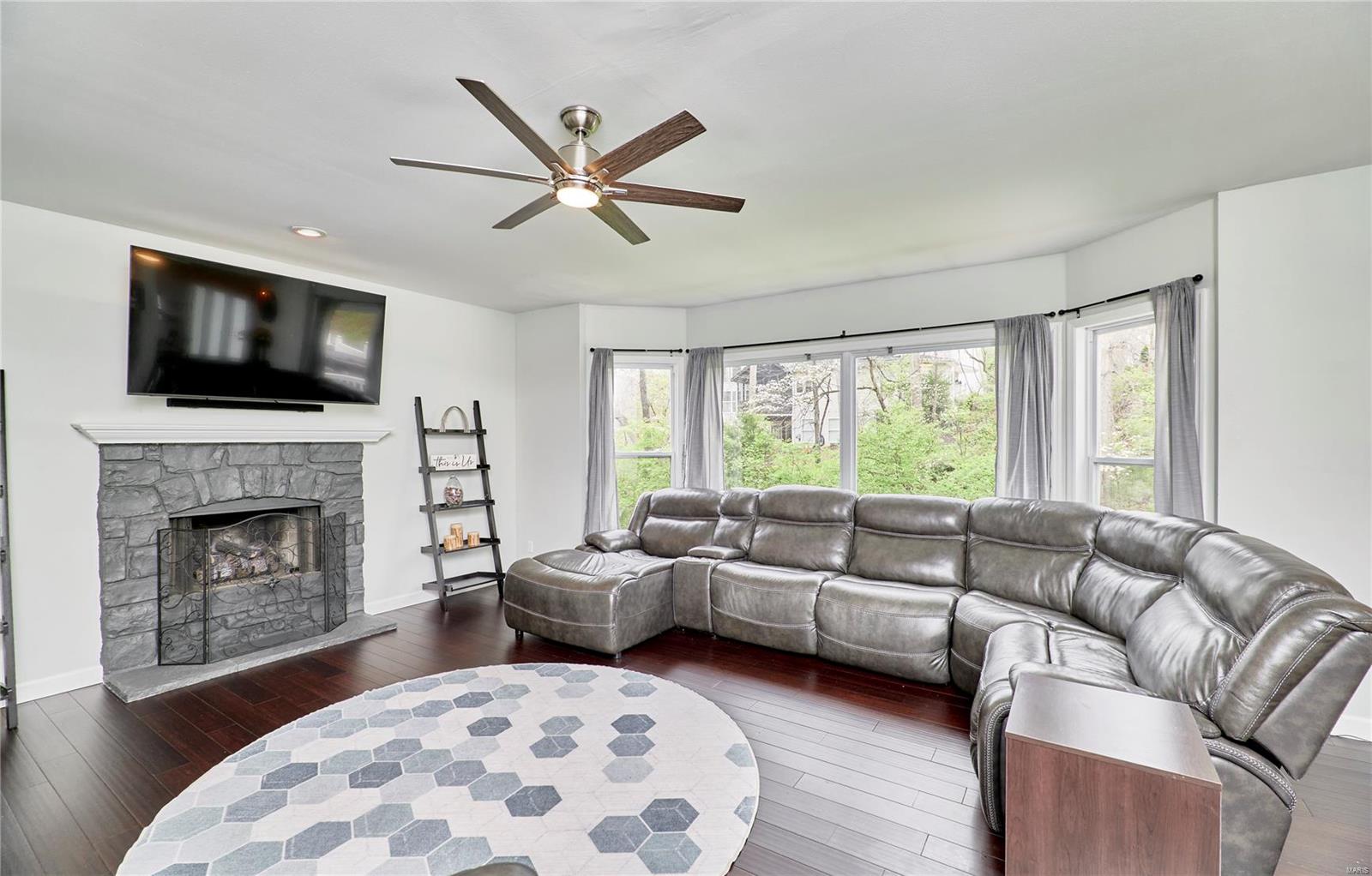 16716 Highland Summit Drive Property Photo 4