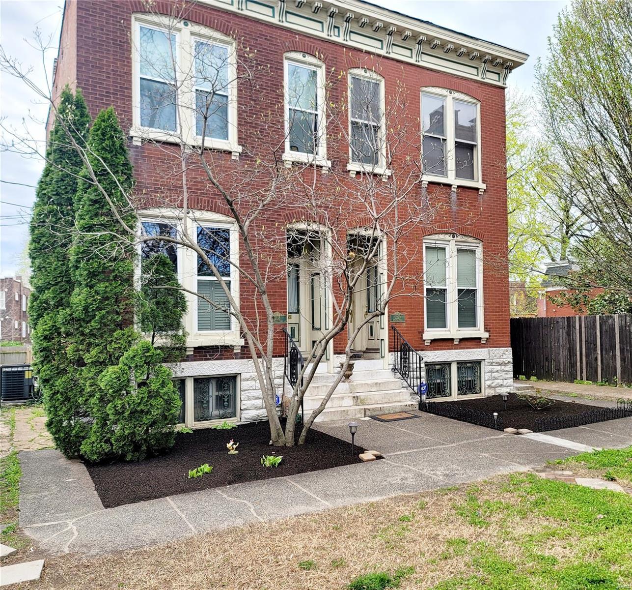 2120 Waverly Place A Property Photo