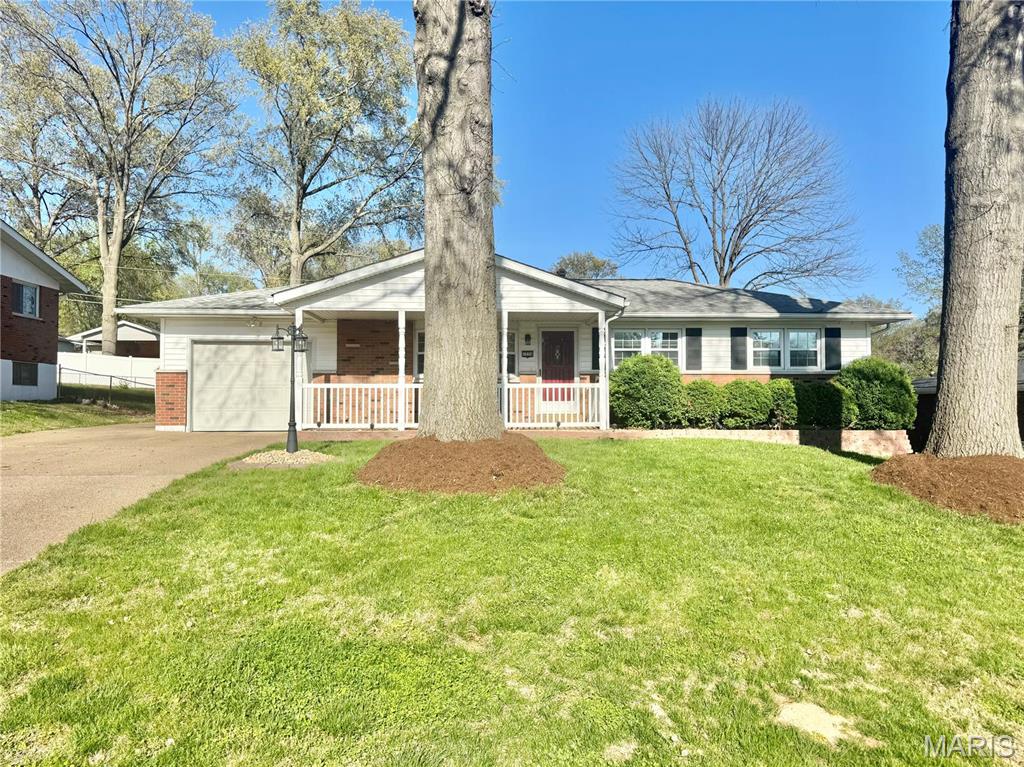 1334 N Glenwood Drive Property Photo 1