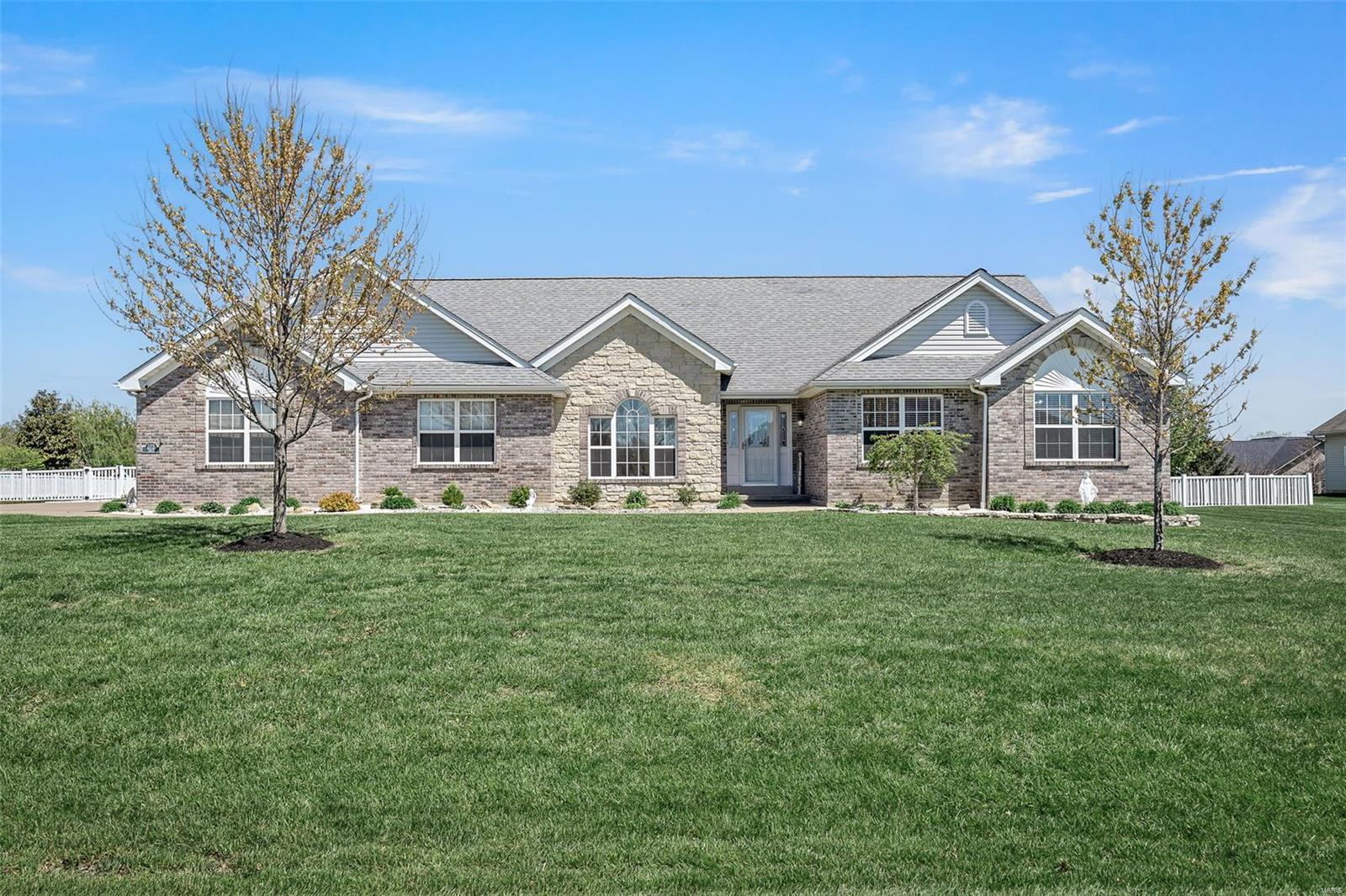 100 Hillary Circle Property Photo 1