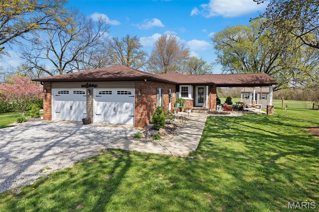 21510 Keyesport Road Property Photo 2