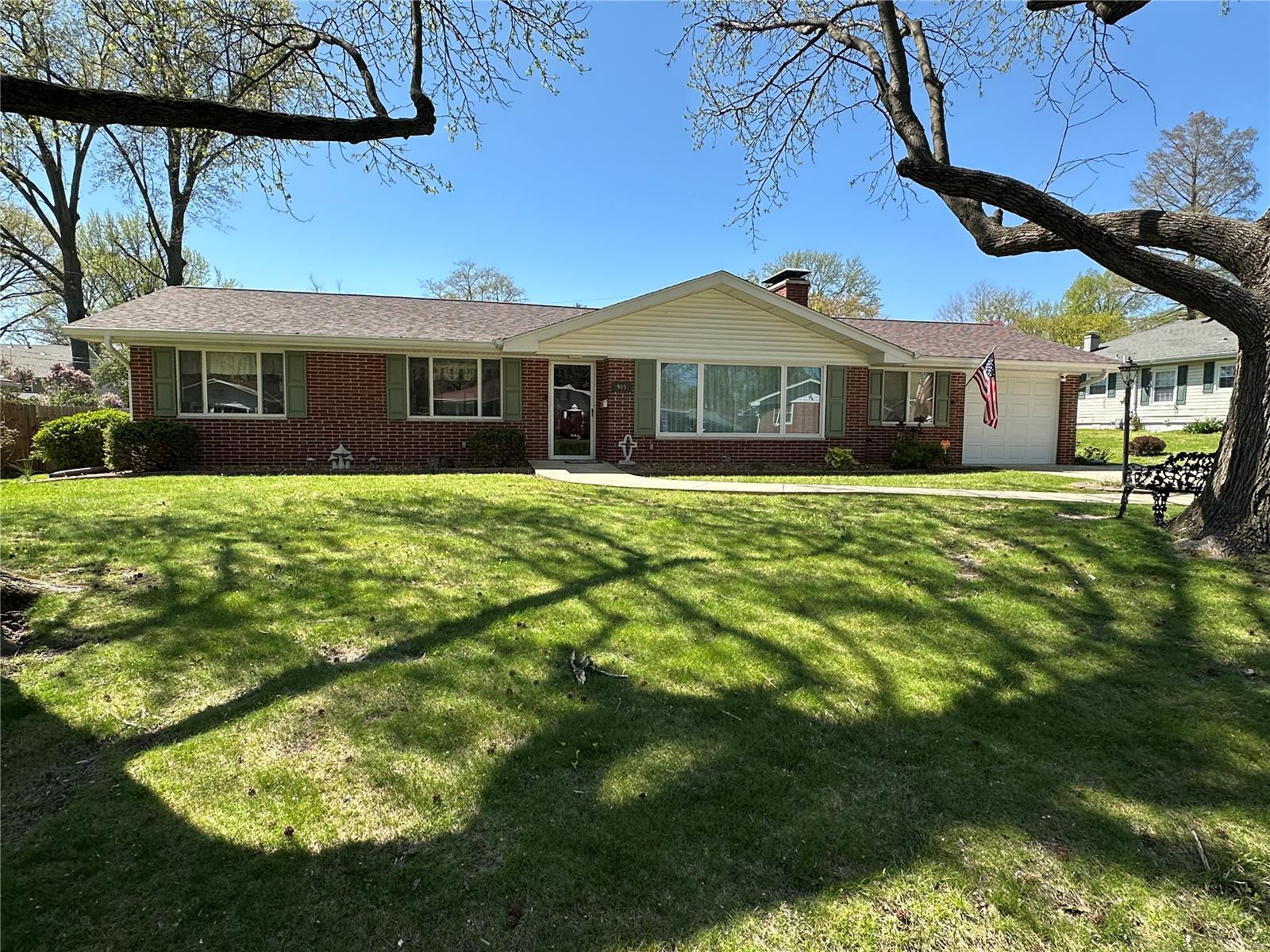 905 Kernon Drive Property Photo
