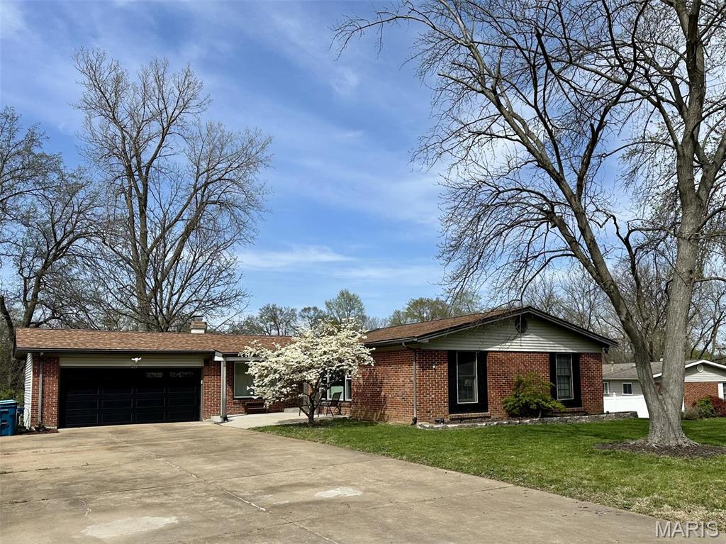 273 White Tree Lane Property Photo 1