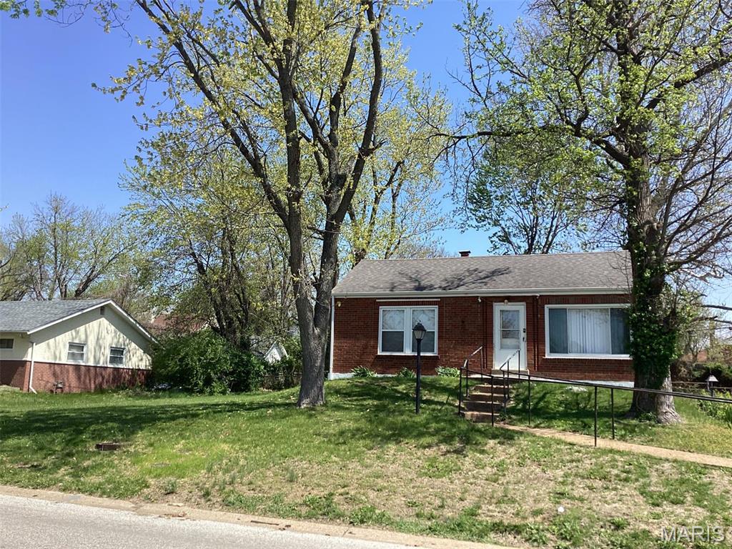 9858 Winkler Drive Property Photo 1