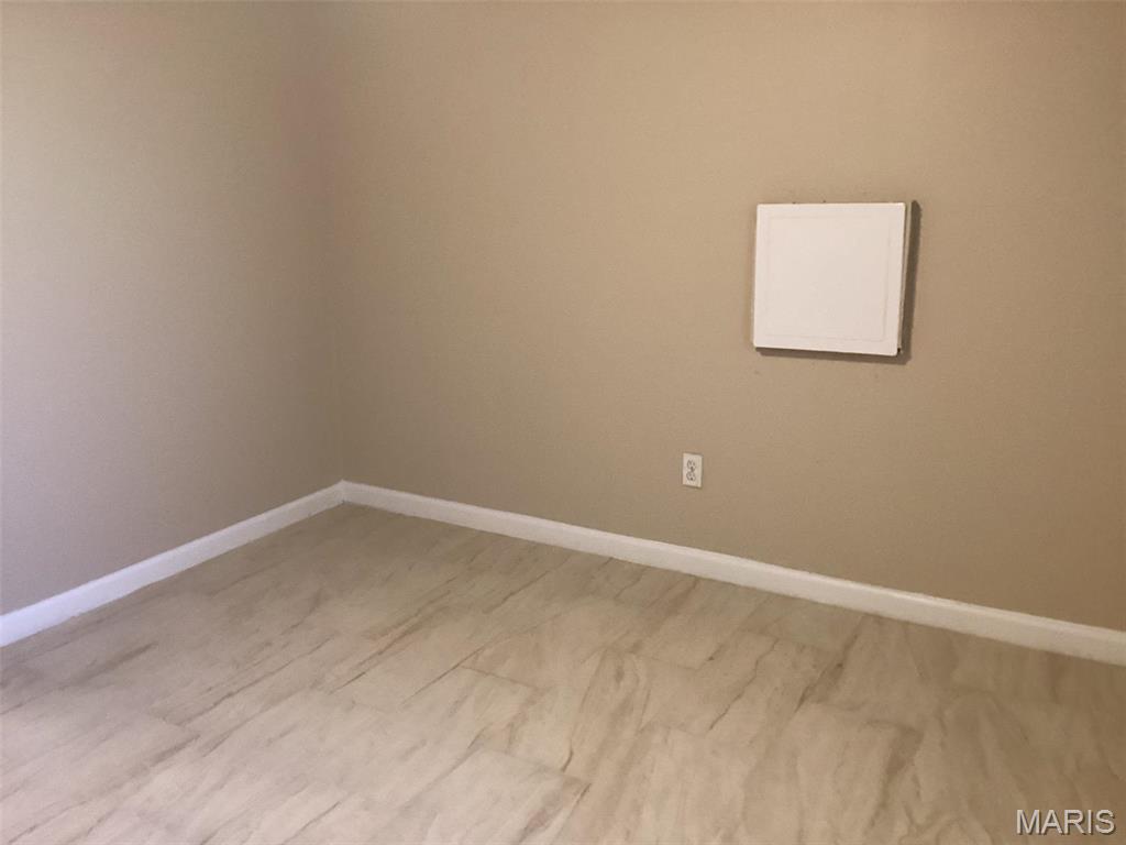 9858 Winkler Drive Property Photo 13
